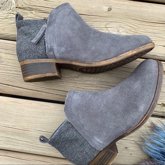 TOMS Suede / Wool Delia Bootie - Picture 1 of 6